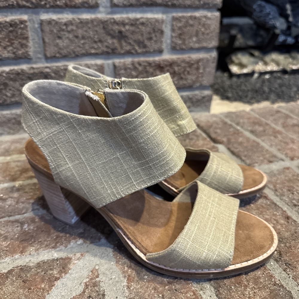 TOMS Majorca Cutout Sandal Natural Yarn Gold Metallic Block Heel Zipper 7.5